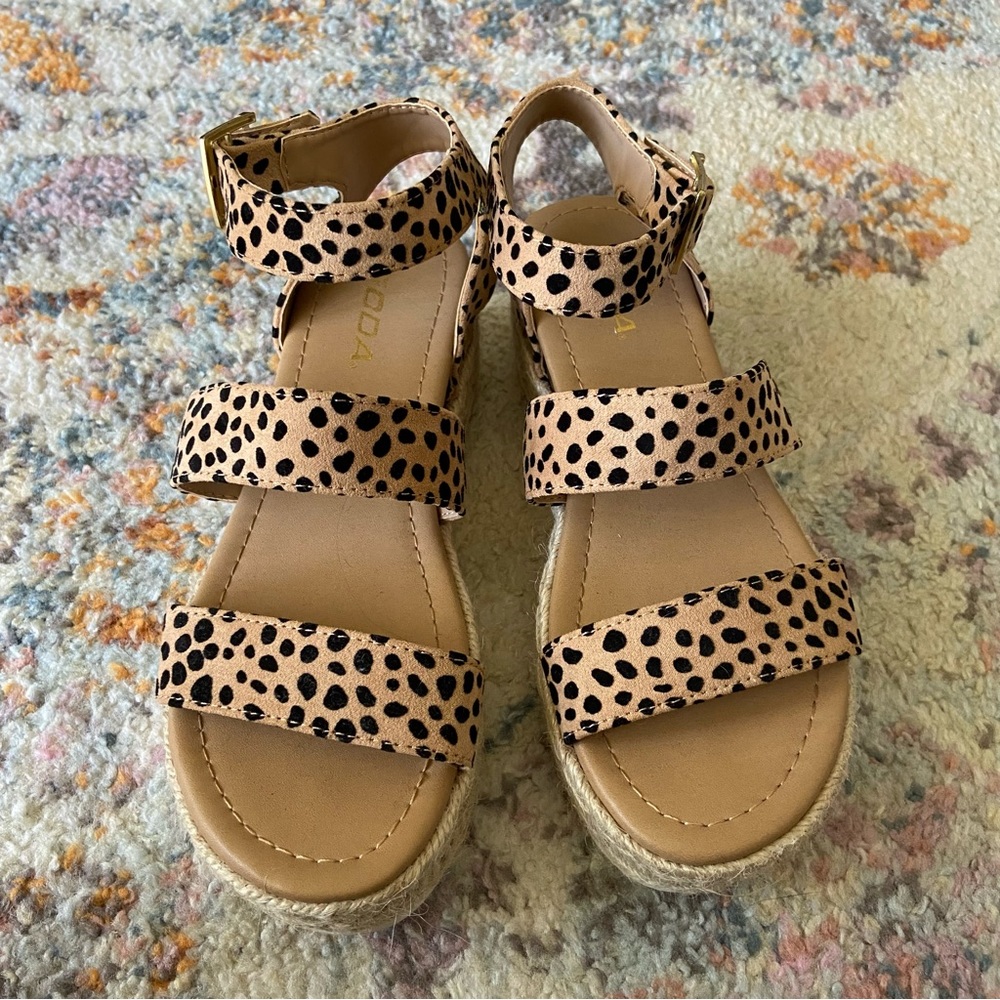 SODA Animal Print Espadrille Wedge Sandal Size 7